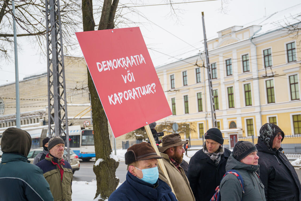 Tsiviilkontrollita jõuametkonnad laiendavad repressioone EKRE-lt kõigi teisitimõtlejate peale