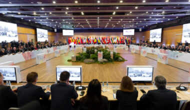 Hussar osaleb Krimmi platvormi parlamentaarsel tippkohtumisel Stockholmis