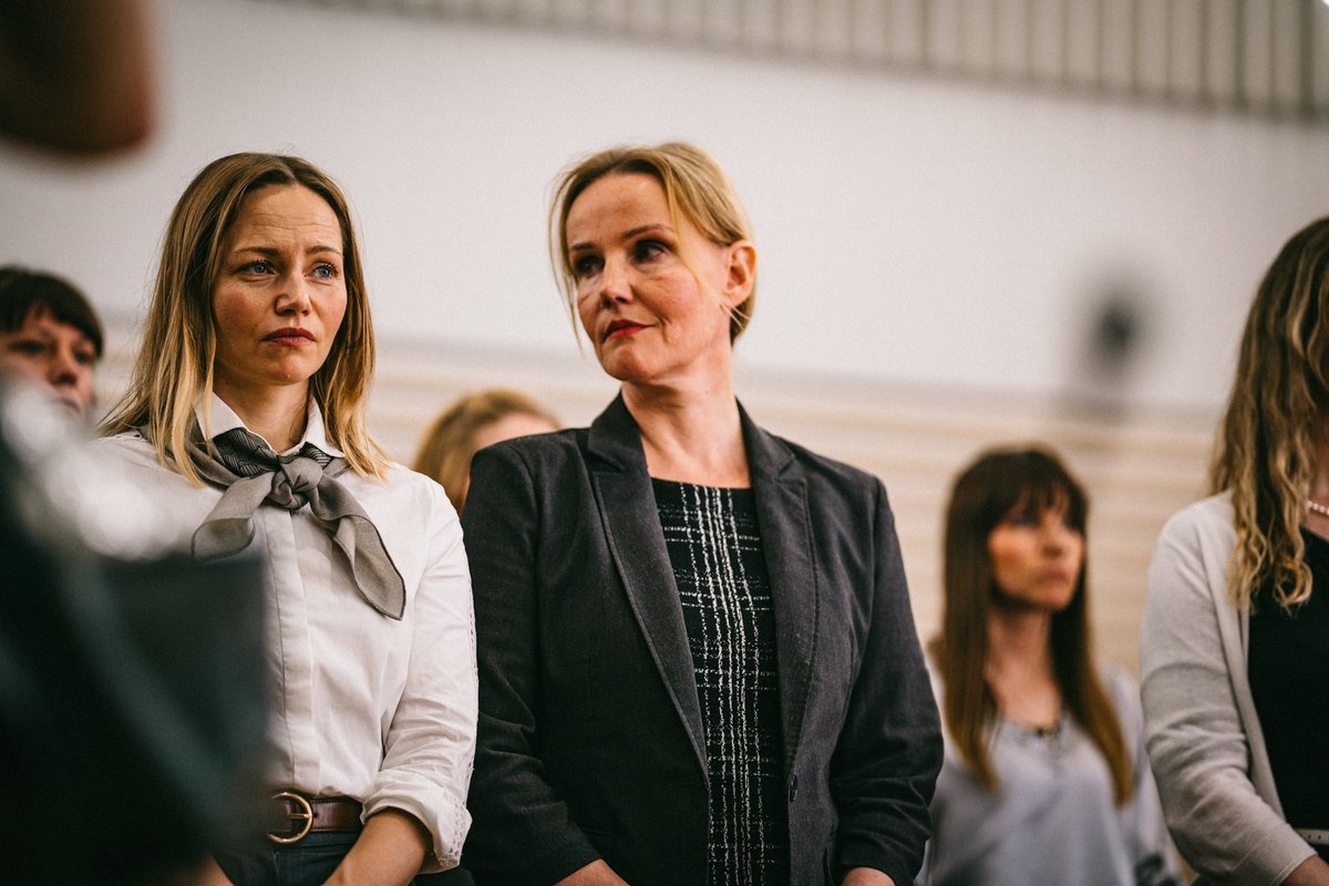 ARVUSTUS | „Varastatud lootus. Armukelm“ – radikaalselt julge naistekas, mis on mokkamööda ka meestele