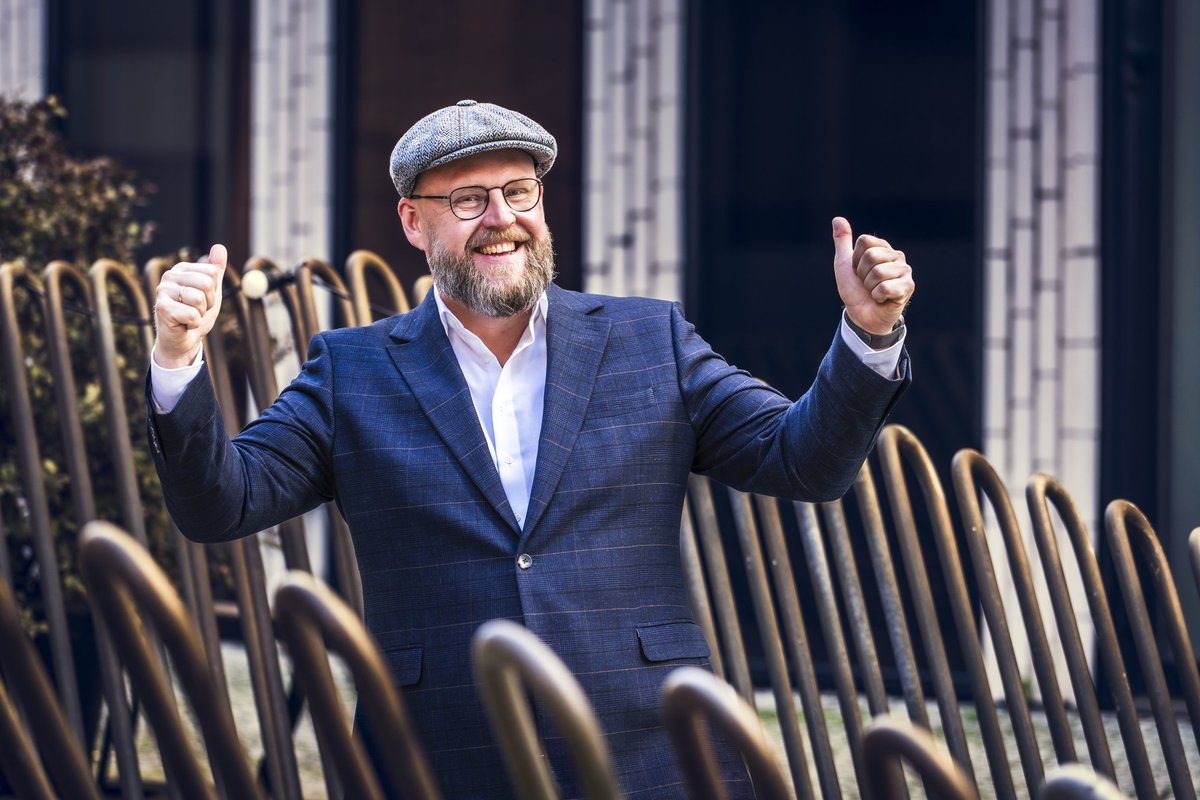 Värske vanaisa Urmas Vaino: vanematel on võimalus kasutada meid ja meil on võimalus saada väike lapselapse teraapia