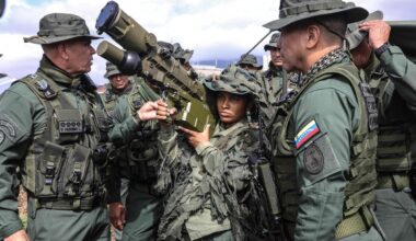 USA lennukikandja saabumine ja kaitseministri ähvardus suurendasid võimalust, et USA ründab Venezuelat - Delfi