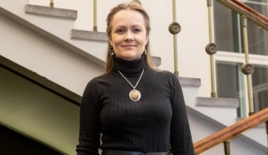 KLÕPS | Äsja abielu lahutanud Inga Lunge nautis näituse avamist koos taskuhäälingusaate juhiga