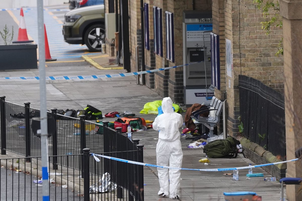 VIDEO | Londonisse suundunud rongis toimunud noarünnakus sai üheksa inimest viga. Politsei: miski ei viita terrorismile