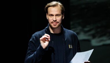 KLÕPS | Tõelised turteltuvid! Karl Robert Saaremäe jagab hellushetki näitlejaks pürgiva kallimaga