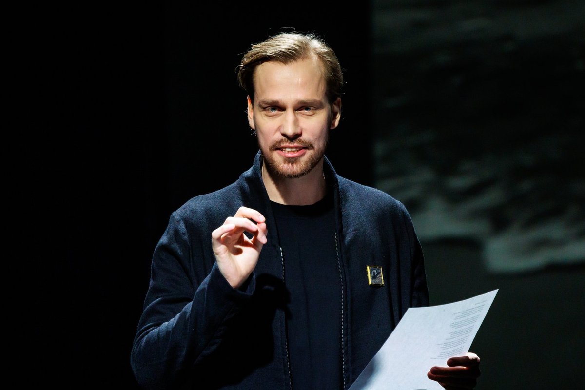 KLÕPS | Tõelised turteltuvid! Karl Robert Saaremäe jagab hellushetki näitlejaks pürgiva kallimaga