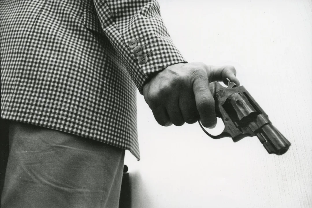 Inglismaa kõrgliiga jalgpallurit relvaga ähvardanud agent peeti kinni, kuid lubati seejärel vabadusse