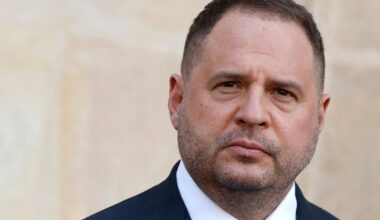 Ukraina korruptsiooniskandaal: Zelenskõilt nõutakse väidetavalt presidendikantselei juhi Jermaki maha võtmist