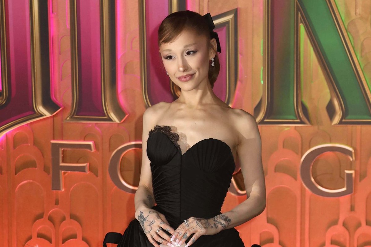 VIDEO | Eufoorias fänn kargas Ariana Grandele ootamatult kaela. Teo eest määrati talle vanglakaristus