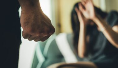 Lapse silme all naist korduvalt kägistanud mees saab riigilt 500 eurot valuraha