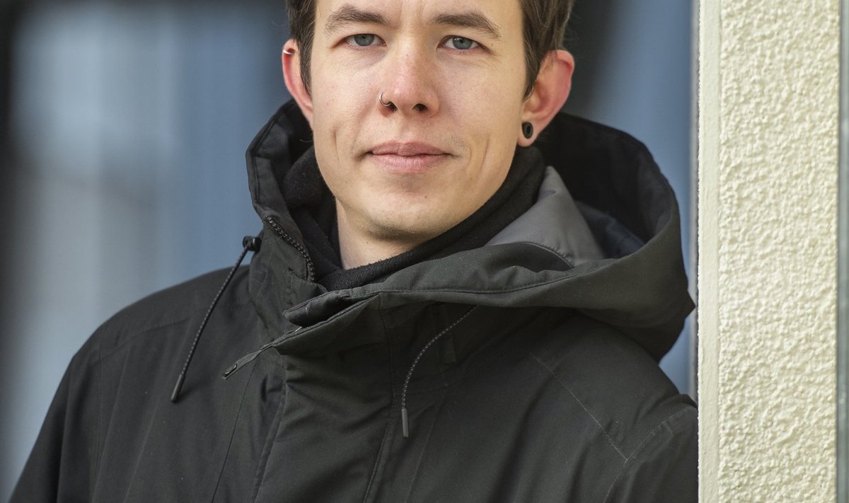 KANNAPÖÖRE: Tristan Rebane õpetab Narvas lapsi ja koostab jooksvalt eestikeelset õppematerjali, sest sobivat ei olnud lihtsalt võtta. 