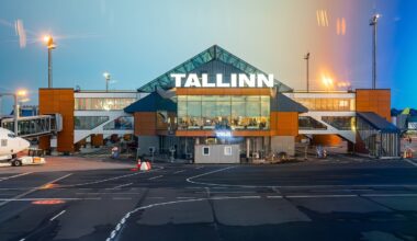 NÄDALA RAAMAT | Kuidas Ikaros lennukisõiduga hakkama ei saanud ja muud taevalikku