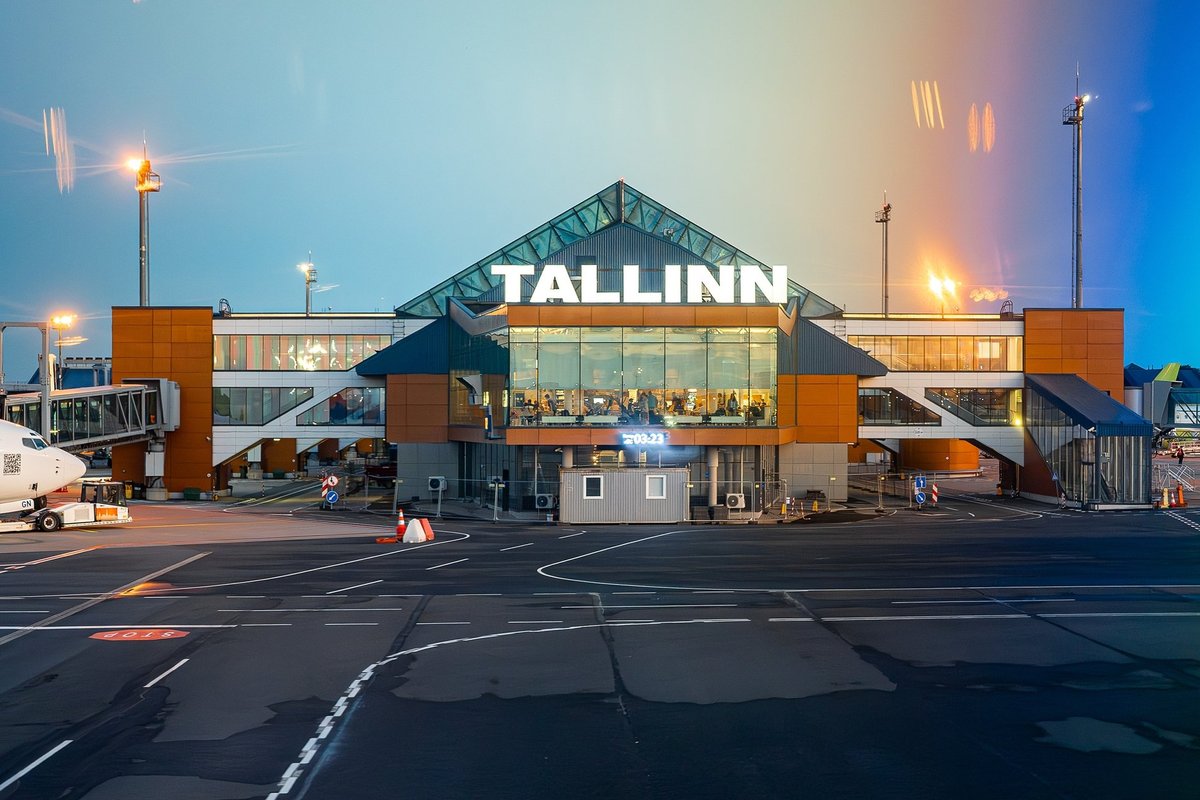 NÄDALA RAAMAT | Kuidas Ikaros lennukisõiduga hakkama ei saanud ja muud taevalikku