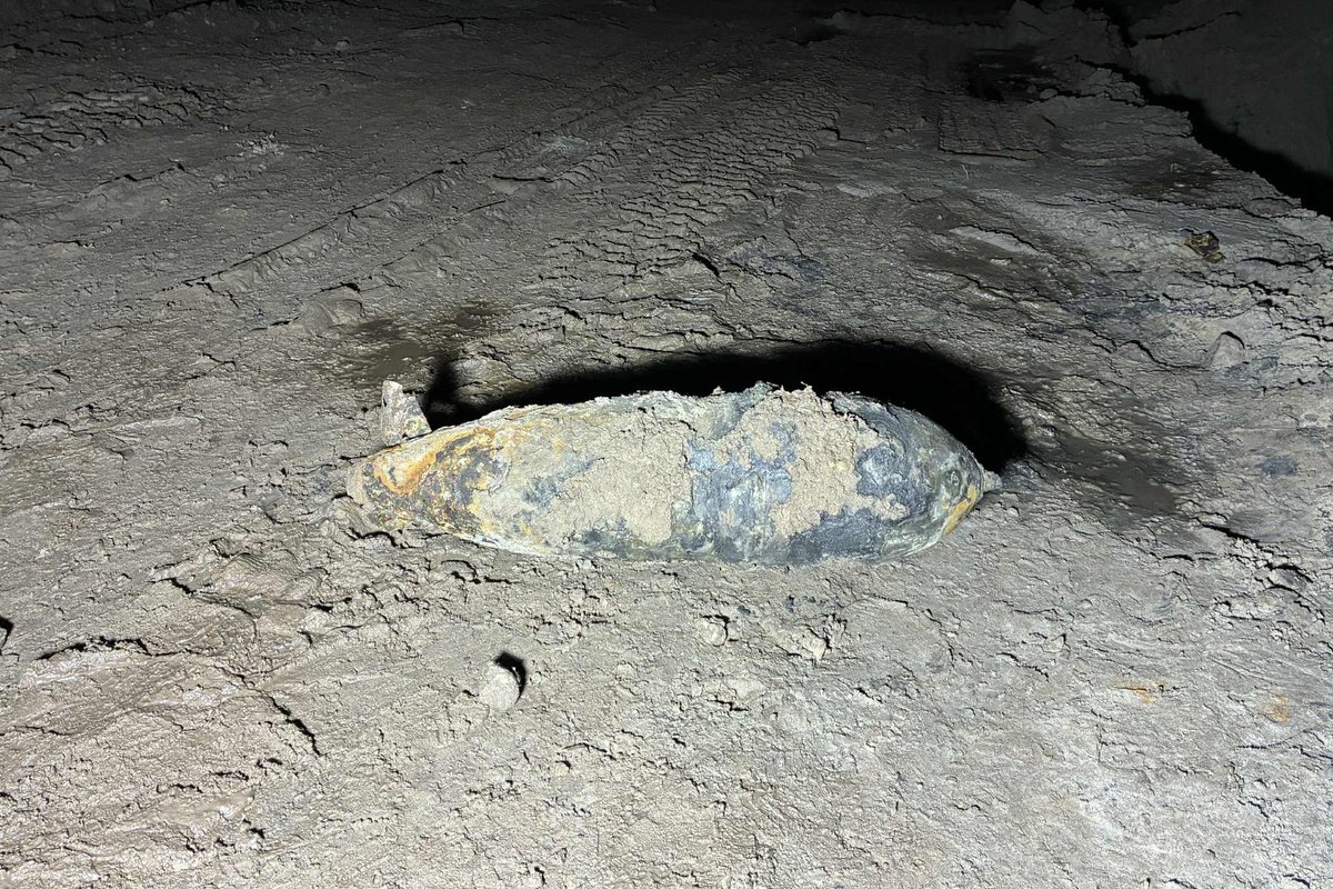 FOTO | Pärnu rannarajoonist leiti hoone ehitustööde käigus lennukipomm