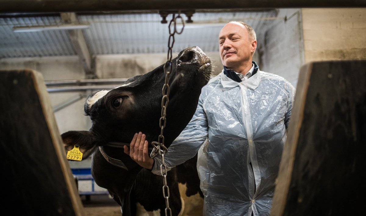 „Põhjalikult ei pea ma praegu õigeks kommenteerida, las uurijad teevad segamatult oma tööd ja selgitavad välja kõik, mis vaja,“ lausus Tiirats.