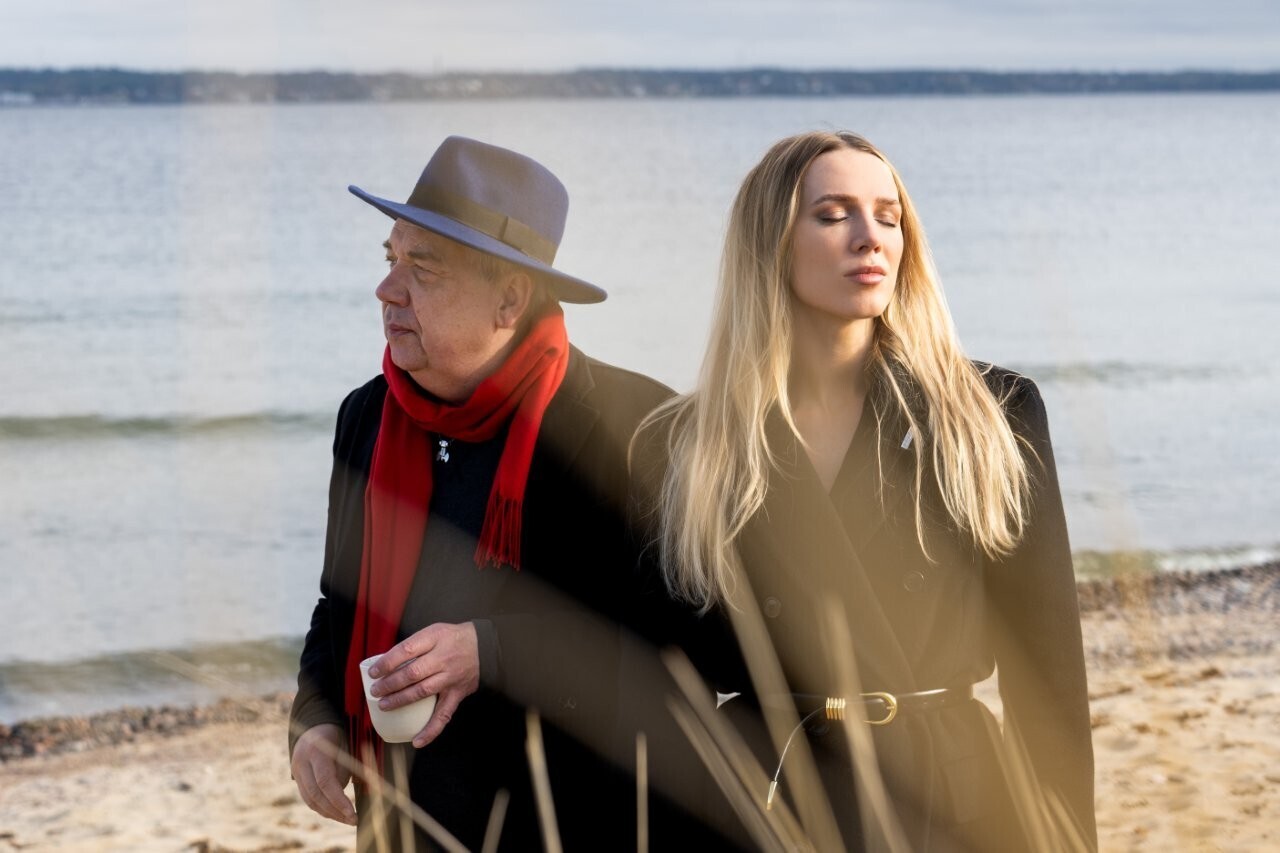 Liis Lemsalu värske singel „Münt“ üllatab nii kõla kui duetiparneri Lauri Saatpaluga