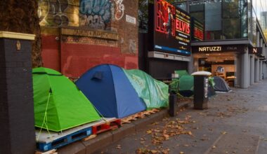 Suurbritannias on kodutute arv hüppeliselt suurenenud. Põhjuseks võib olla vangide ennetähtaegne vabastamine