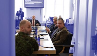 JUHTKIRI | Sõjahüsteeriat retooriline „ärge kartke“ ei peata. Selgroogu on vaja