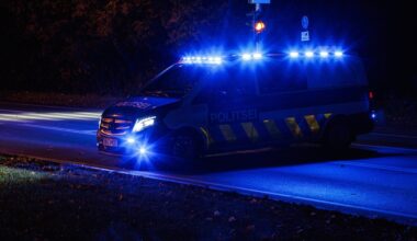 Tallinna-Narva maanteel Hiiemetsas põrkasid kokku veok ja kaks sõiduautot. Kaks inimest viidi haiglasse