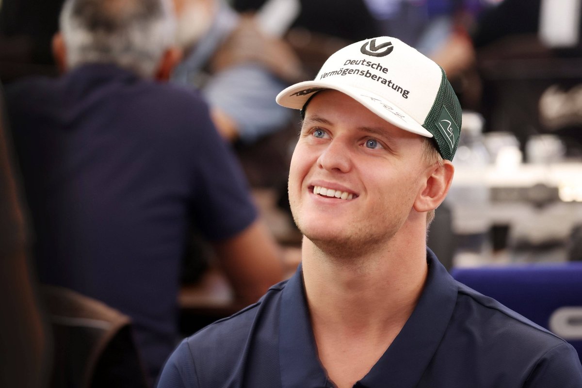 Mick Schumacher sõlmis lepingu IndyCari meeskonnaga, mida on esindanud ka Jüri Vips