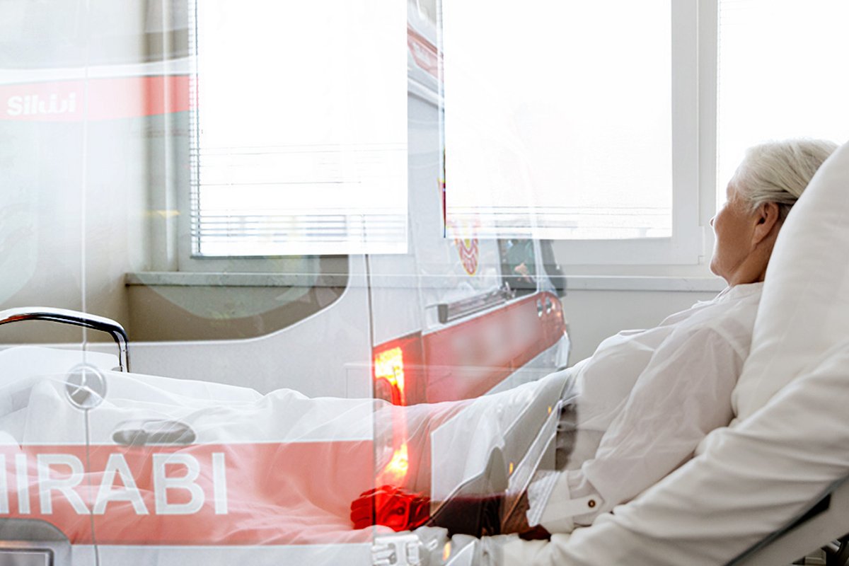 Hooldekodust haiglasse viidud luumurdudega naine suri. Pojale ei osata juhtunut selgitada