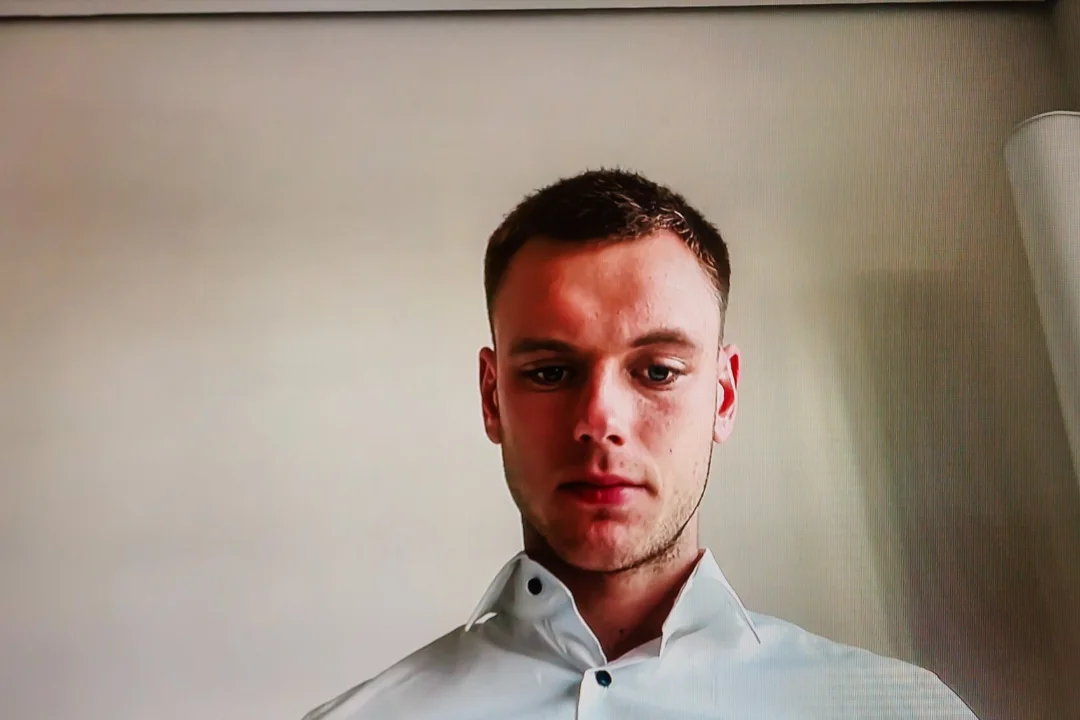 Karl Jakob Hein proovib kohtus tõestada, et elab välismaal. PPA esindaja: rekajuhid täidavad ka tööülesandeid välismaal, aga elavad ju Eestis - Õhtuleht