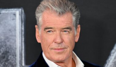 KLÕPS | Erimeelsused heideti kõrvale! Pierce Brosnan kohtus pärast 20 aastat taas oma pojaga