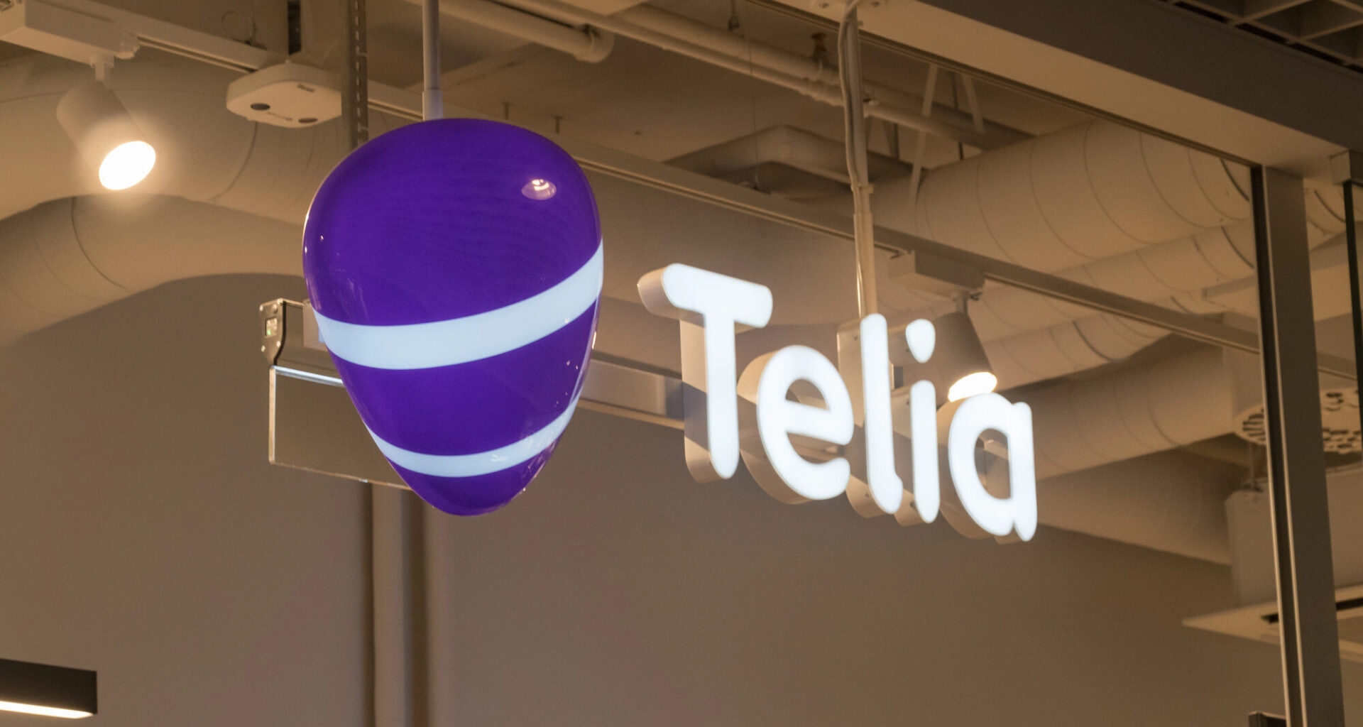 Krõbedate hindadega, aga esimenena Eestis: Telia pakub reisimiseks uut eSIM rändlusteenust