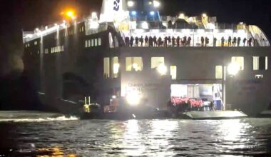 Lõuna-Korea parvlaev sõitis karile, pardalt päästeti pea 270 inimest