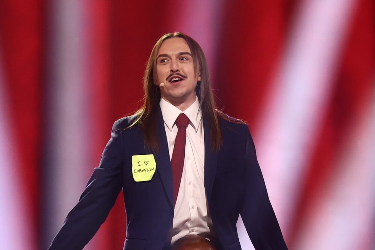 KLÕPS | Tommy Cash võttis uue eluaasta vastu Budapestis kallima rüpes