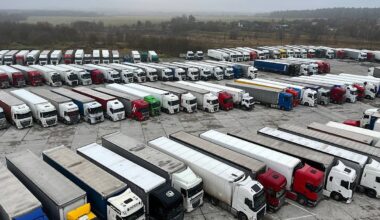 Valgevenes on kinni üle 1200 Leedu rekka, need paigutati eraldi parklatesse