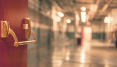 Karm õnnetus Soomes: haiglaõde liimis kogemata lapsel silmalaud kokku