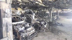 PILDID: Soome parkimismaja laastav tulekahju sai alguse laadima pandud hübriid-Audist