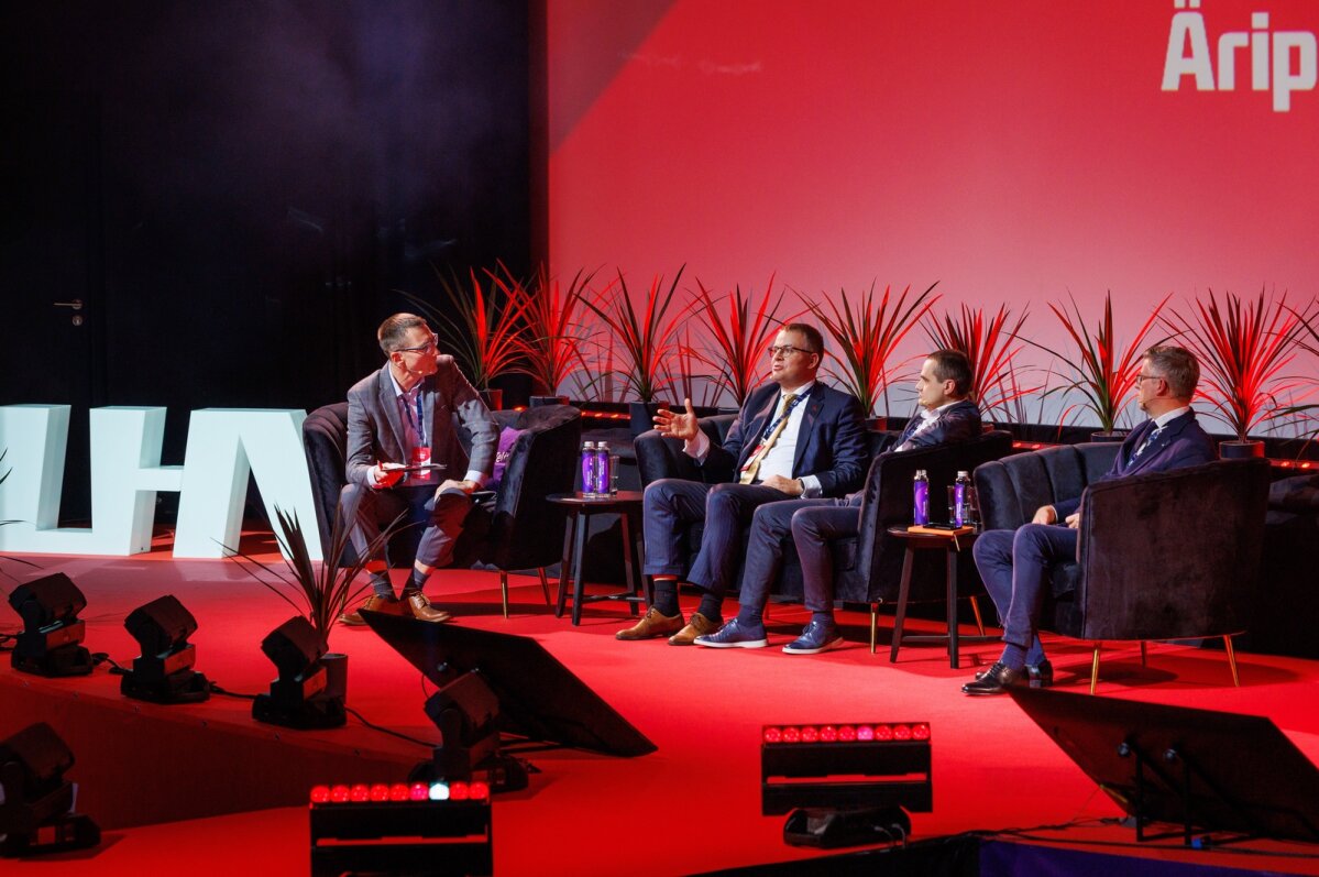 Kaitsetöösturite vestlusringis arutleti tuleviku üle. "Varsti ütleb AI, mitu tanki ja kas õhus on droon või lind"