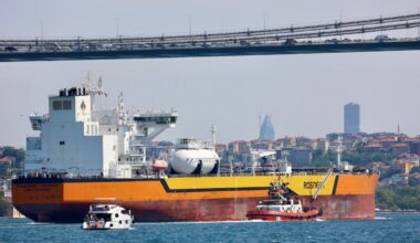 Kümned Vene tankerid on USA sanktsioonide tõttu ulgumerele jäämas - Äripäev