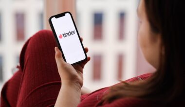 Mehega Tinderis tutvunud naine pettis temalt välja 50 000 eurot