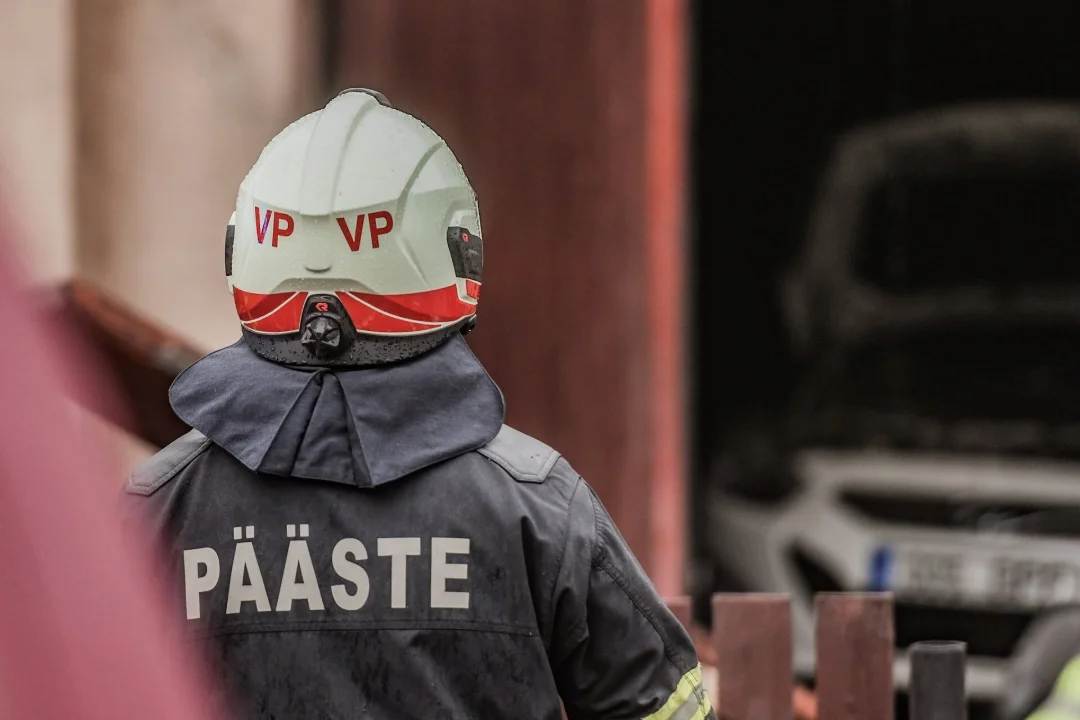 Põhja-Tallinnas Sõle tänava kortermajas põles korter, evakueeriti 51 inimest