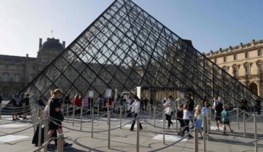 Louvre'i muuseumi teatel kahjustas veeleke sadu ajakirju ja dokumente