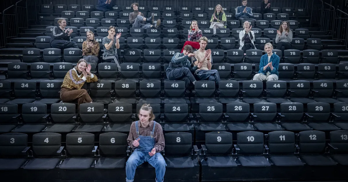 Pean saama näidelda või muidu suren! Algas vastuvõtt lavakasse