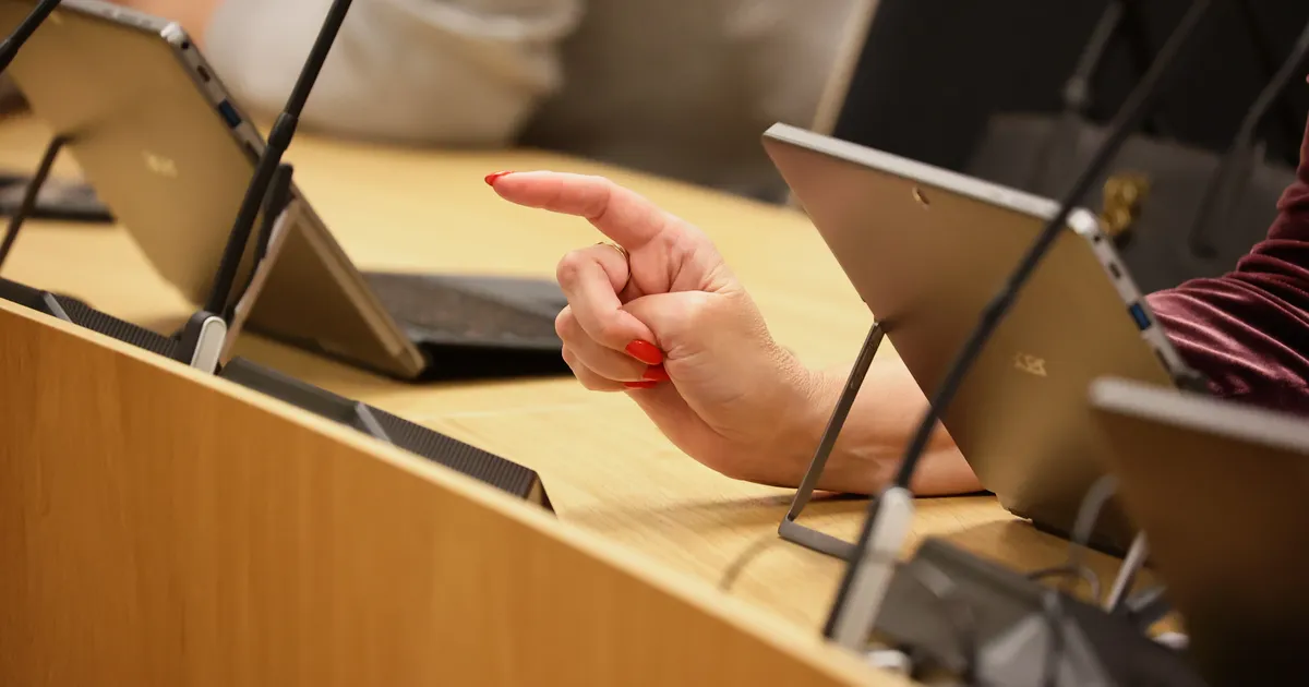 OTSEPILT ⟩ Narva volikogu läheb linnapea valimisega teisele katsele