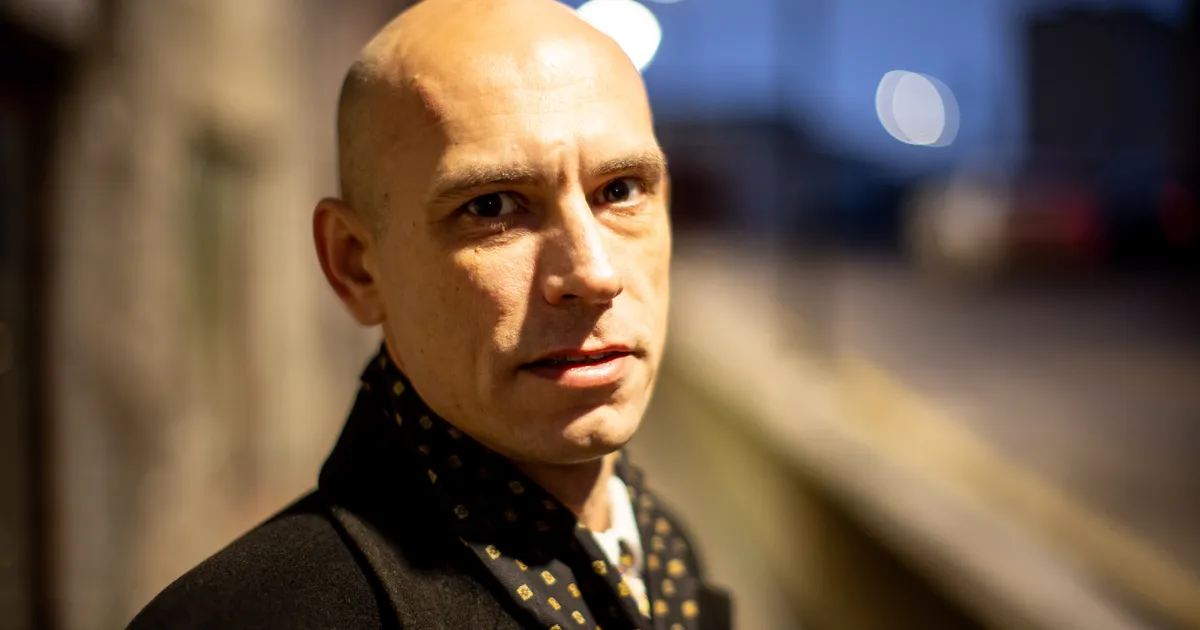 NÄDALA RAAMAT ⟩ Pöörane lugu mehest, kes paisati maailma ühe salajasima sõja südamesse