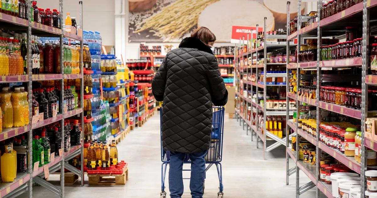 KÜLMKAPP TÜHI JA KELL TIKSUB ⟩ Vaata, kui kaua on toidupoed pühade ajal avatud