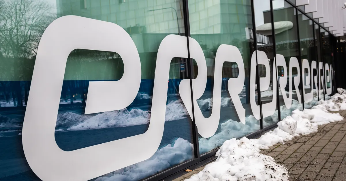 VAMBOLA PAAVO ⟩ Selgelt poliitiline tellimus! Rahvas peaks olema praegu Toompeal ja telemaja ees