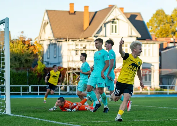 Tristan Pajo (esiplaanil) on juba poolteise aastaga Vapruse fännide südamesse pugenud.