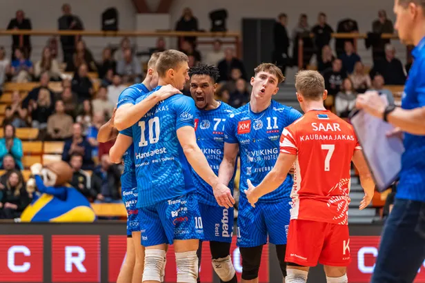 Pärnu võrkpalliklubil kaotas Balti liiga avavoorus 2:3 Tartule, ent on seejärel võitnud seitse mängu järjest.