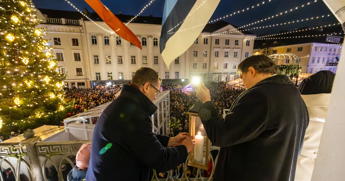 VIDEO JA PILDID ⟩ Esimene advendiküünal süttis jõululinnas tuhandete silmapaaride ees - Tartu Postimees