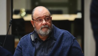 Mihhail Stalnuhhin sai napilt Narva volikogu esimeheks