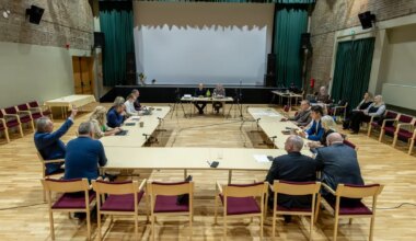 Saarde volinikud vallavanema palka ei tõstnud, abivallavanema töötasu kerkib vallajuhi kandadele