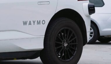 Kui juhivaba auto jultunult sõitma kukub