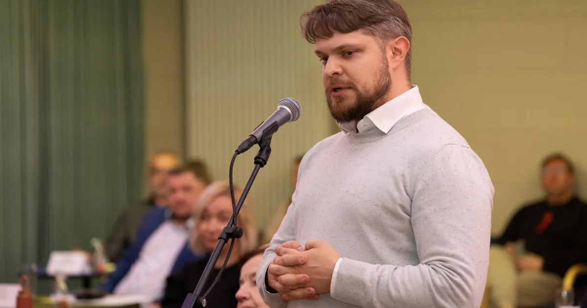 Koolijuht ja volikogu liige võtab aja maha