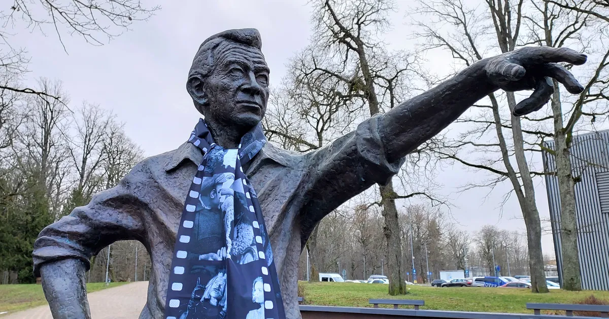 Ida-Virumaalt pärit filmimehe kuju sai suure juubeli puhul salli kaela